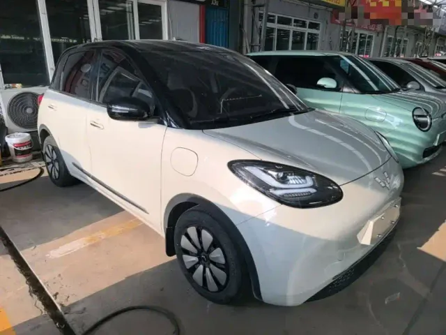 Wuling Bingo — Фото автомобиля 3