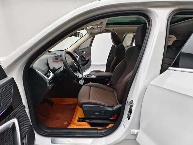 BMW X1 — Фото автомобиля 10