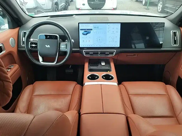 Li Auto L7 — Фото автомобиля 9