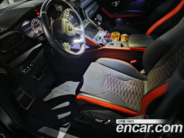 Lamborghini Urus — Фото автомобиля 11