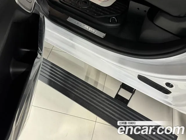 Dodge Ram Pick Up — Фото автомобиля 12