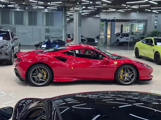 Ferrari F8 — Фото автомобиля 3