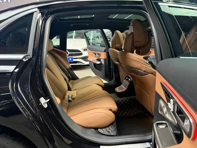 Mercedes-Benz E-Class — Фото автомобиля 15