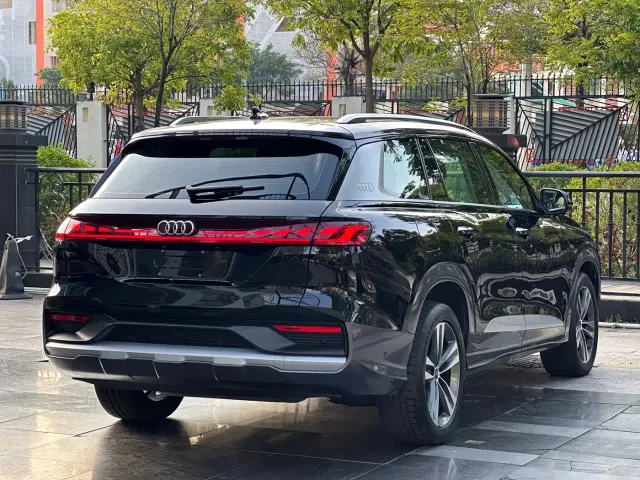 Audi Q6 — Фото автомобиля 12