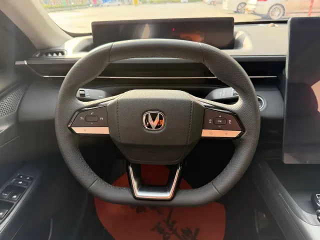 Changan Eado — Фото автомобиля 7