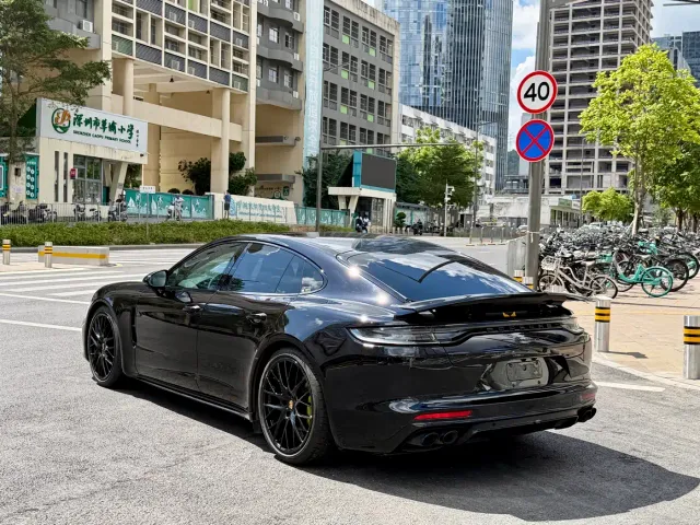 Porsche Panamera — Фото автомобиля 7