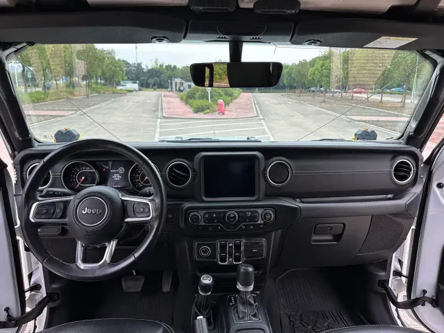 Jeep Gladiator — Фото автомобиля 8