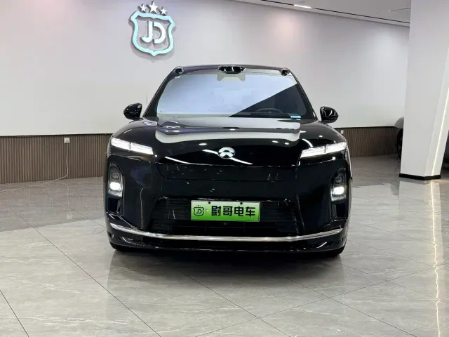 Nio ES8 — Фото автомобиля 3
