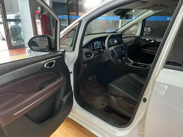 GAC Trumpchi M6 — Фото автомобиля 6