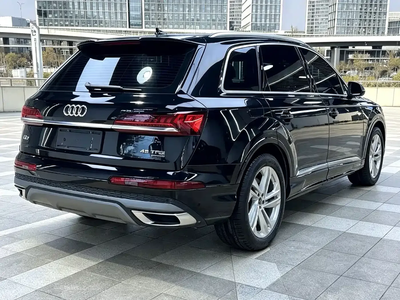Audi Audi Q7 2023 45 TFSI quattro S line Sport — Фото автомобиля 7