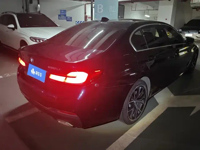 BMW 5 Series — Фото автомобиля 3
