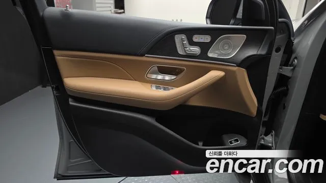 Mercedes-Benz GLE-Class — Фото автомобиля 24