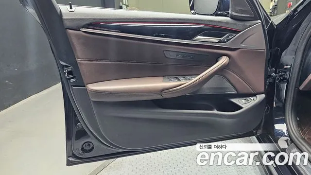BMW 5-Series 5 серия (G30) — Фото автомобиля 22