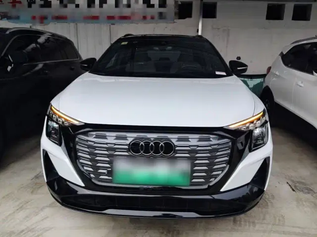 Audi Q5 e-tron — Фото автомобиля 2