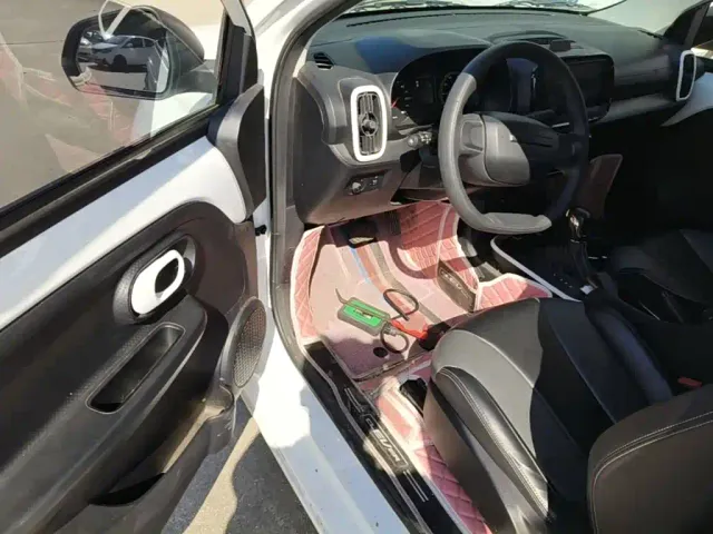 Roewe Clever — Фото автомобиля 15