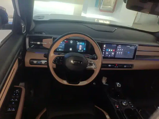 Geely ICON — Фото автомобиля 7