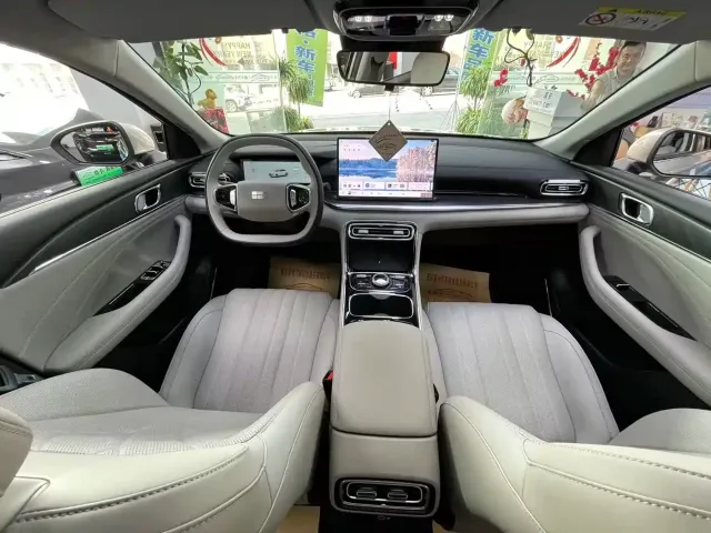 Geely Galaxy Galaxy Stellar 6 2025 Base Version — Фото автомобиля 8