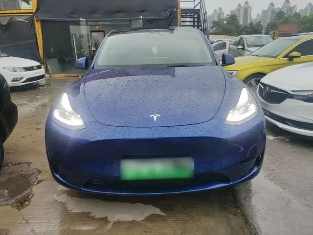 Tesla Model Y — Фото автомобиля 2