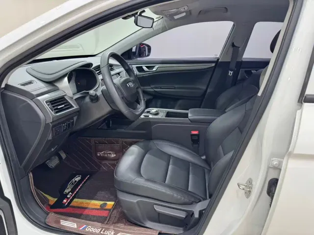 Geely Emgrand — Фото автомобиля 9