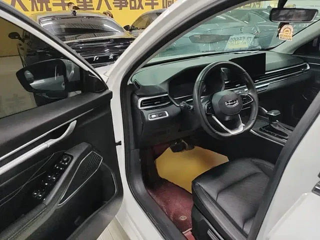 Geely Emgrand — Фото автомобиля 15
