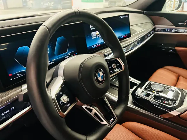 BMW 7 Series — Фото автомобиля 28