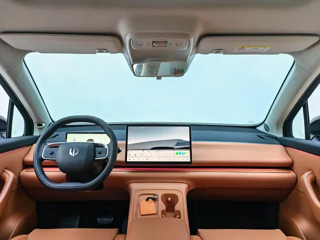Leapmotor C10 — Фото автомобиля 15