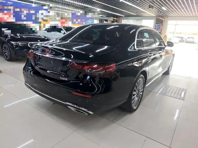 Mercedes-Benz E-Class — Фото автомобиля 6