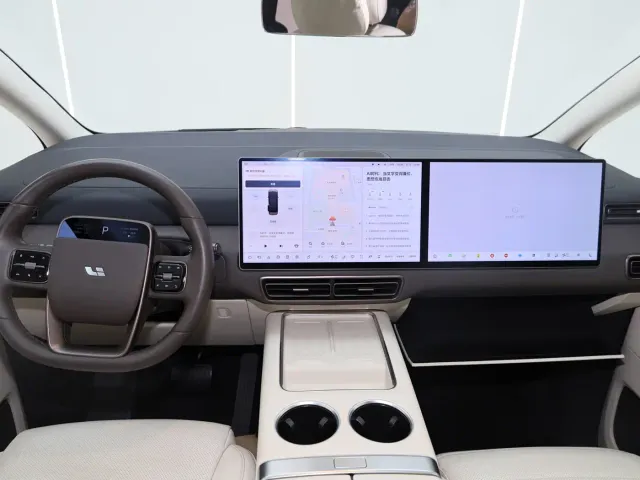 Li Auto MEGA — Фото автомобиля 29
