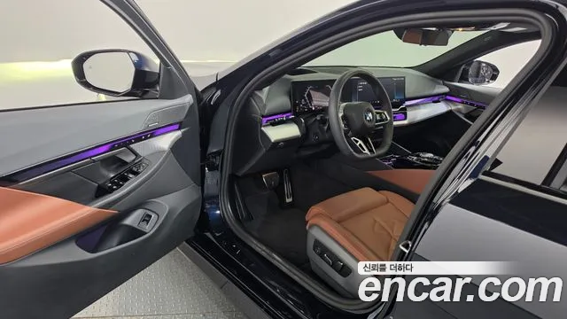 BMW 5 Series G60 — Фото автомобиля 15
