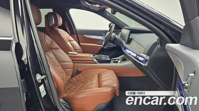 BMW 7-Series — Фото автомобиля 10