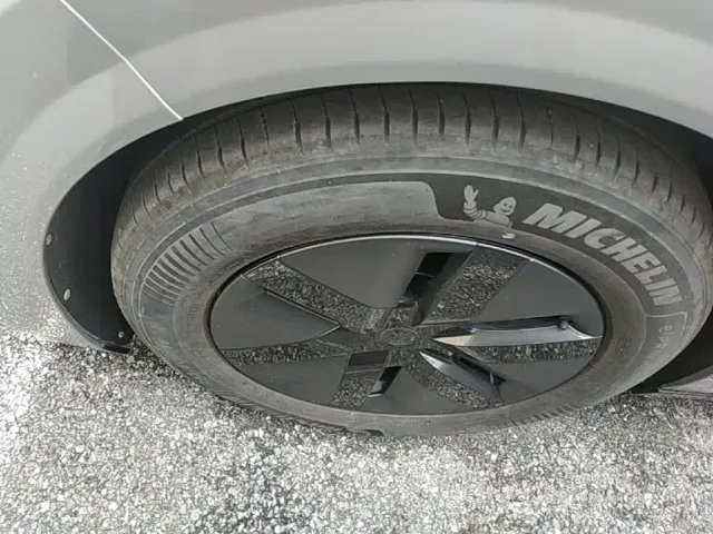 Li Auto MEGA — Фото автомобиля 22
