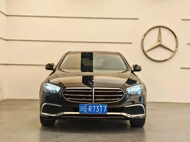 Mercedes-Benz E-Class — Фото автомобиля 2