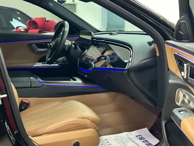 Mercedes-Benz E-Class — Фото автомобиля 20