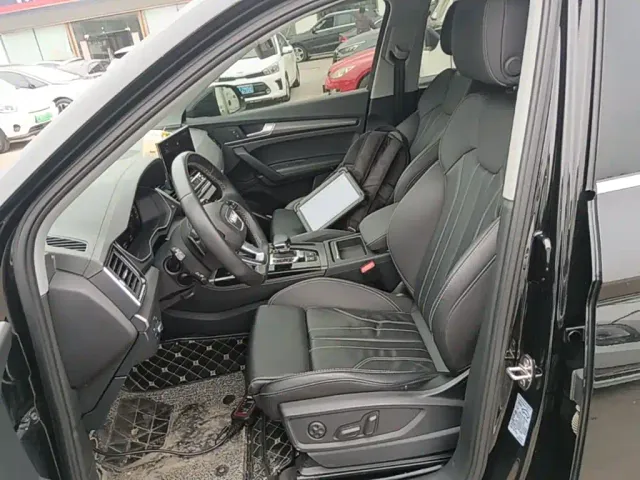 Audi Q5L — Фото автомобиля 14