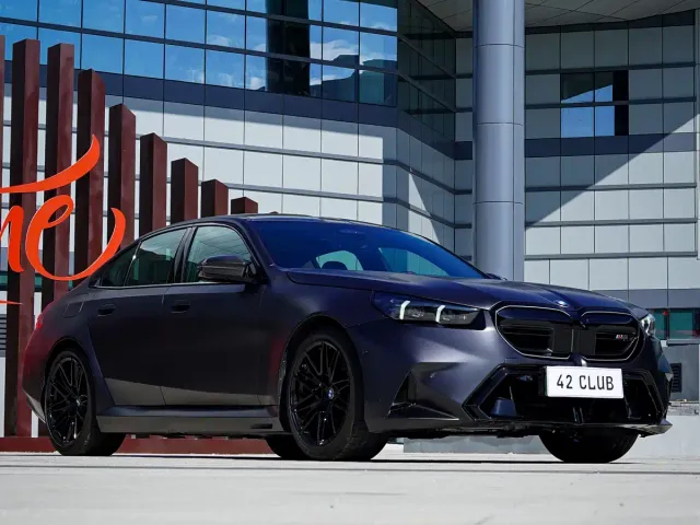 BMW M5 — Фото автомобиля 4