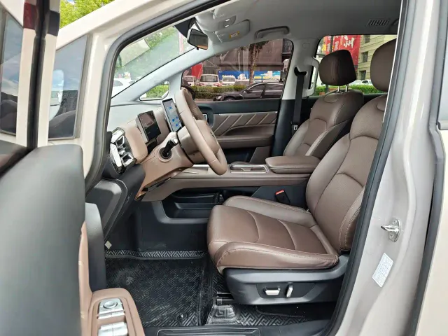 Wuling Starlight 730 — Фото автомобиля 5