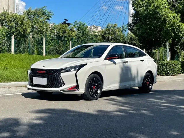 Dongfeng Yixuan — Фото автомобиля 2