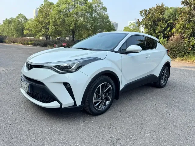 Фотография автомобиля — Toyota C-HR