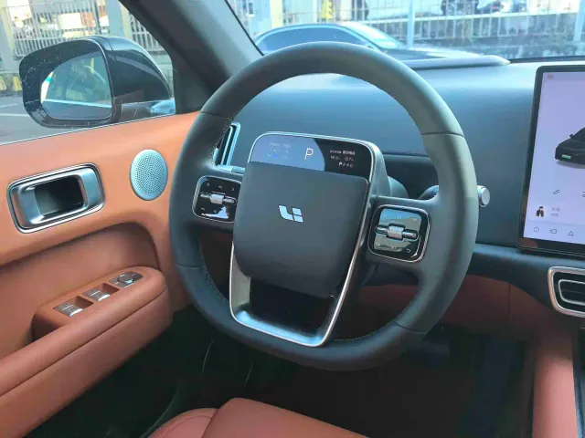 Li Auto L6 — Фото автомобиля 6