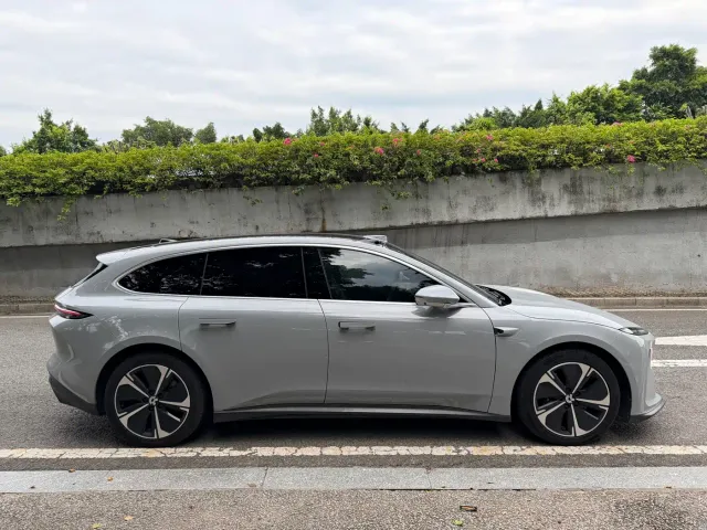 Nio ET5 Touring — Фото автомобиля 5