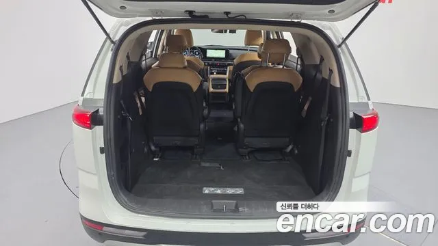 Kia Canival Carnival 4 поколение Бензин 9 мест Prestige — Фото автомобиля 20