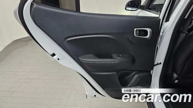 Hyundai Venue — Фото автомобиля 14