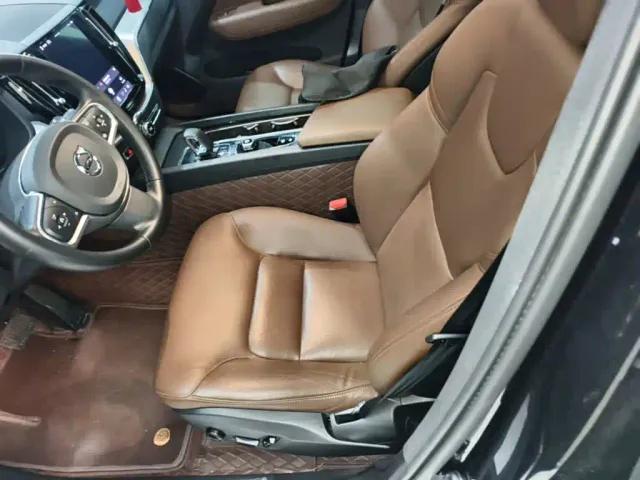 Volvo XC60 — Фото автомобиля 14