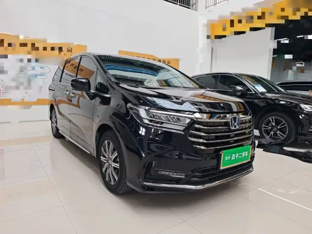 Honda Odyssey — Фото автомобиля 3