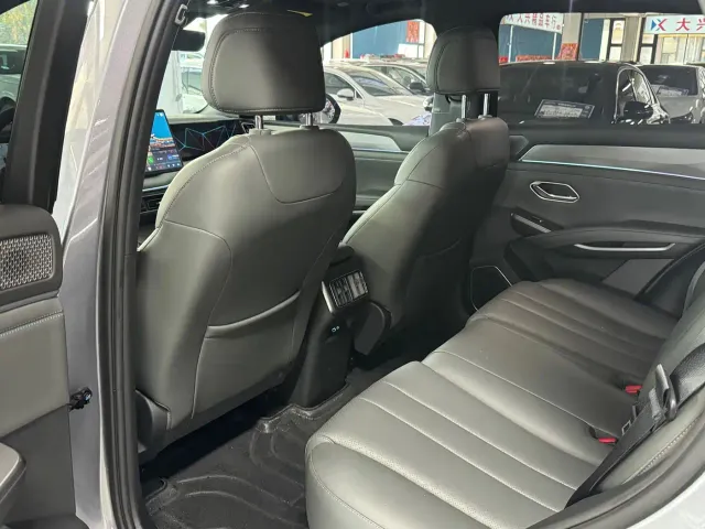 BYD Song L DM-i — Фото автомобиля 9