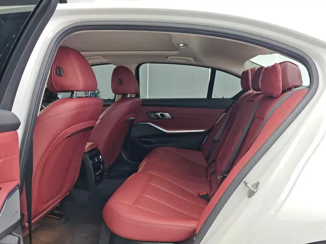 BMW 3 Series — Фото автомобиля 6