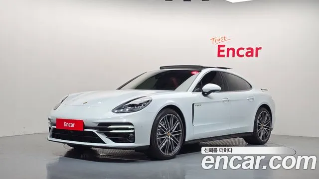 Фотография автомобиля — Porsche Panamera
