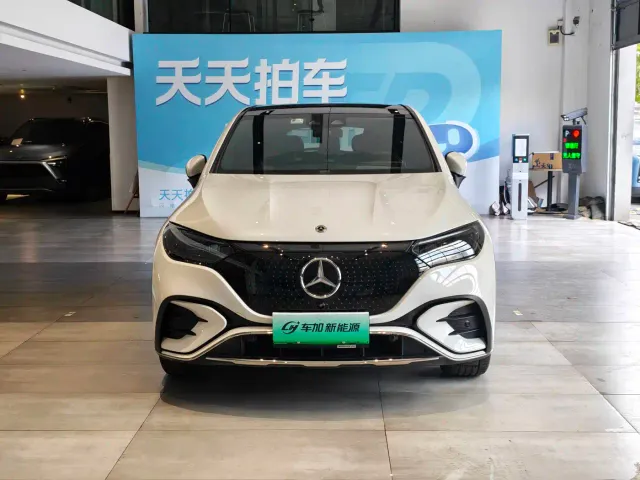 Mercedes-Benz EQE SUV — Фото автомобиля 2