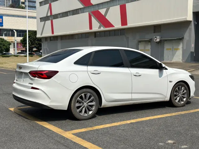 Chevrolet Monza — Фото автомобиля 18