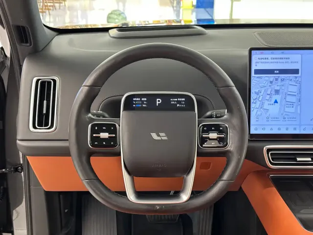 Li Auto L6 — Фото автомобиля 15